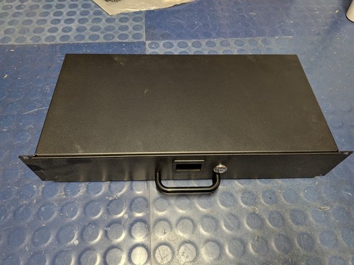Adam hall 2he - 19",